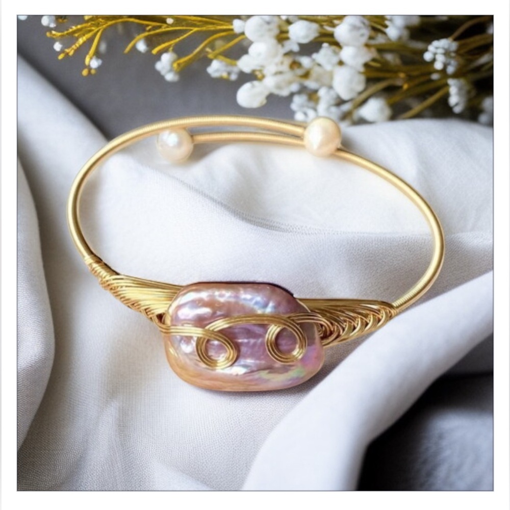 🌊Fresh Water Baroque Pearl Bracelet - Picture 2 of 5